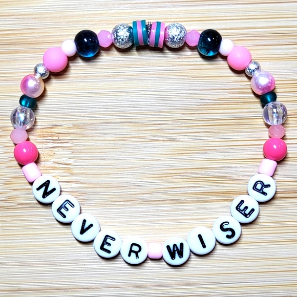 Anti Hero- Taylor Swift Friendship Bracelet - Picture 3 of 4